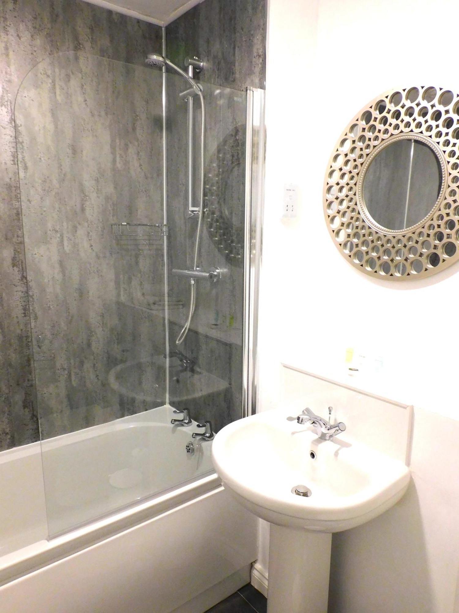 Newly Refurbished 1 Bed Apt In Hamilton Close To Station And Local Amenities Exterior foto
